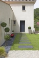 La porte d'entrée, très sobre